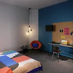 The Social Hub מלון 4*