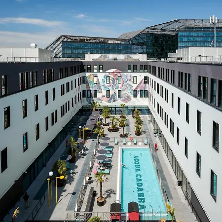 Hotel The Social Hub 4*