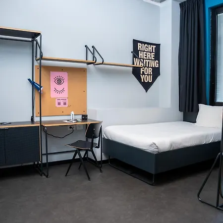 Hotel The Social Hub 4*