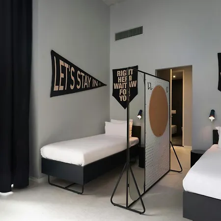 The Social Hub 4*