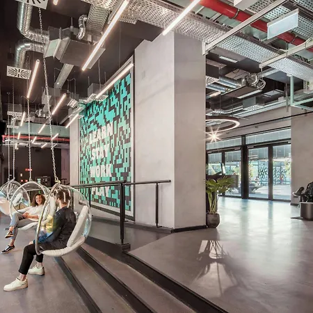 Hotel The Social Hub 4*