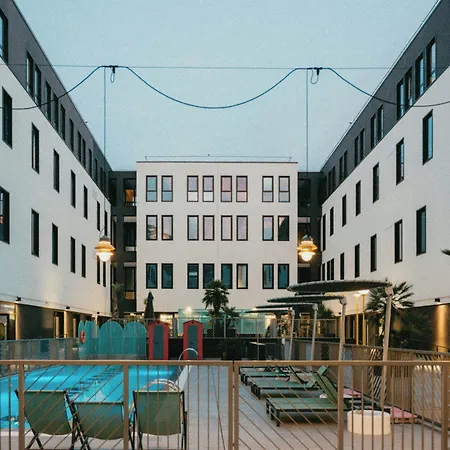 Hotel The Social Hub 4*
