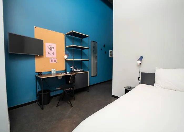 The Social Hub 4*