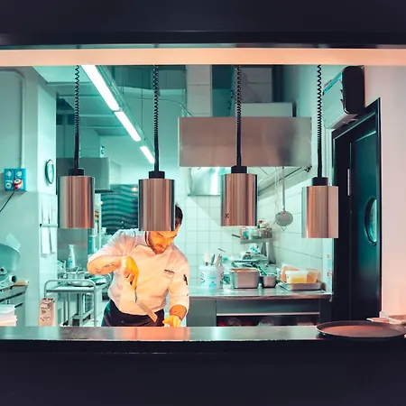 Отель The Social Hub Болонья