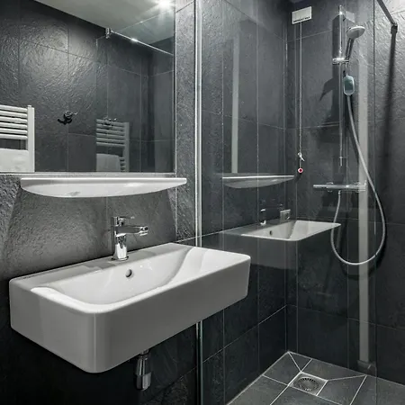 Otel The Social Hub 4*