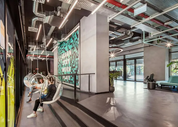 Hotel The Social Hub 4*